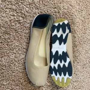 Lands End canvas flats 8.5